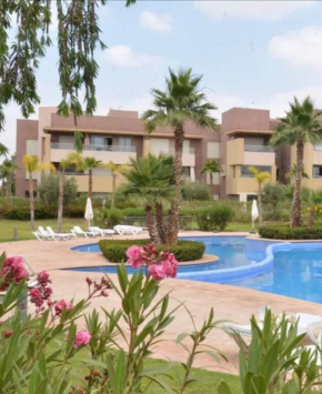 Prestigia Apartment With Pool